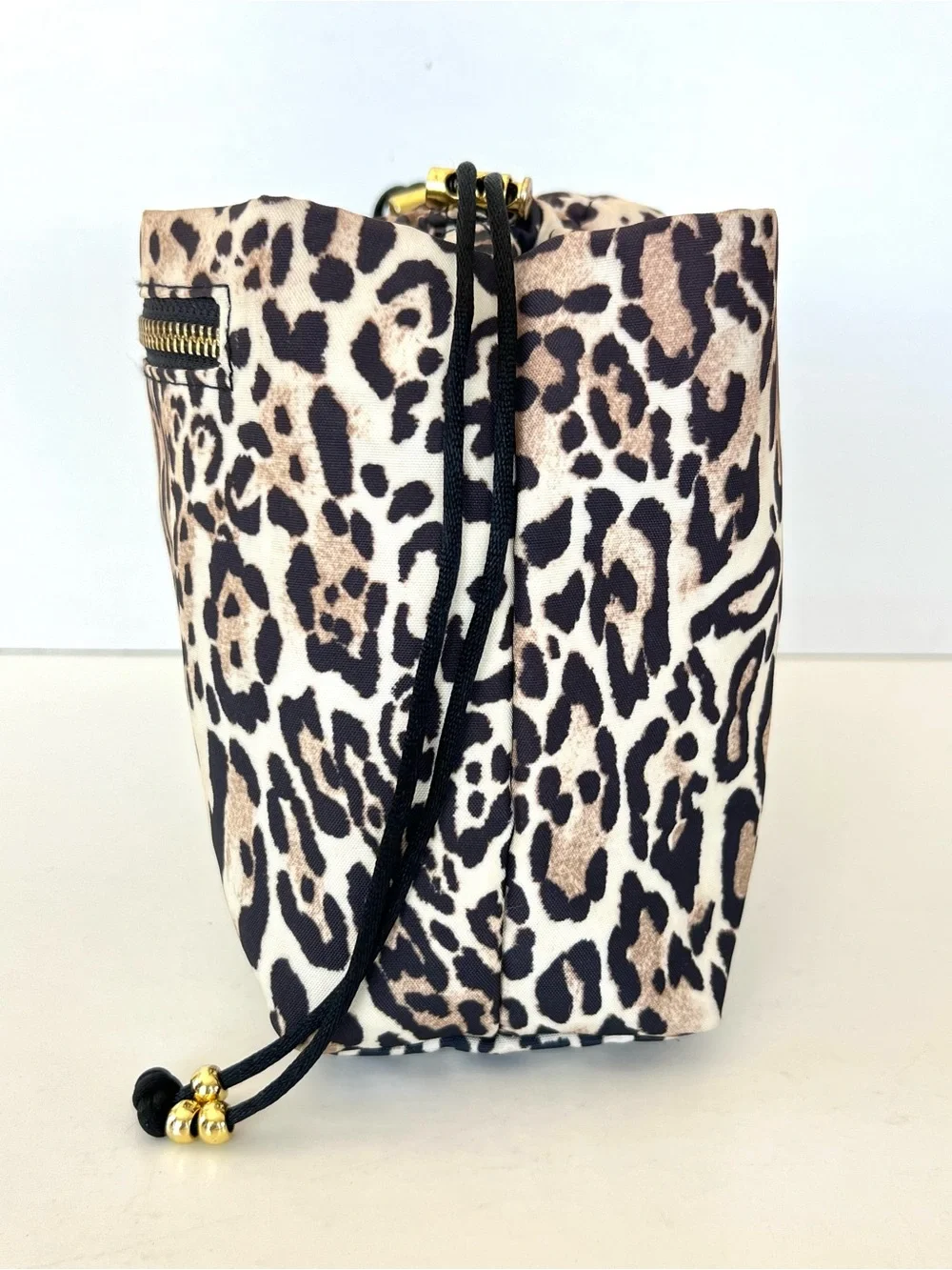 CHICO’S Leopard Print Nylon Drawstring Organizer Travel Accessories Makeup Bag